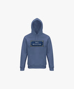 Vue de face du hoodie bleu ardoise Salut Fred avec motif Rue de la Paix de la collection Rues de France