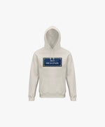 Vue de face du hoodie écru Salut Fred avec motif Rue de la Paix de la collection Rues de France