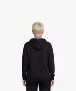 Vue de dos d’une femme portant un hoodie noir Salut Fred