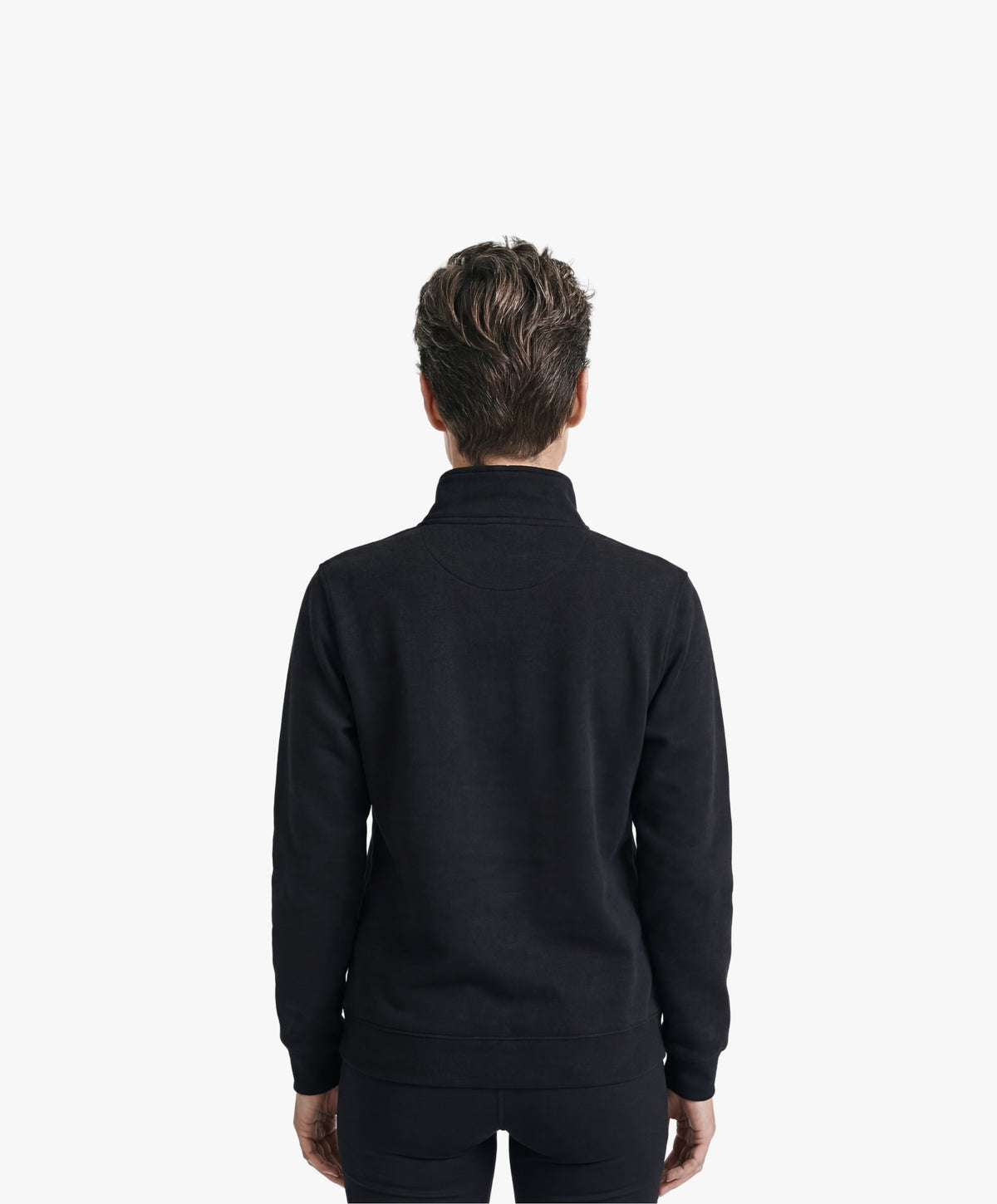 Vue de dos d’une femme portant un sweatshirt à col zippé 1/4 noir Salut Fred de la collection Pride