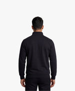 Vue de dos d’un homme portant un sweatshirt à col zippé 1/4 noir Salut Fred de la collection Pride
