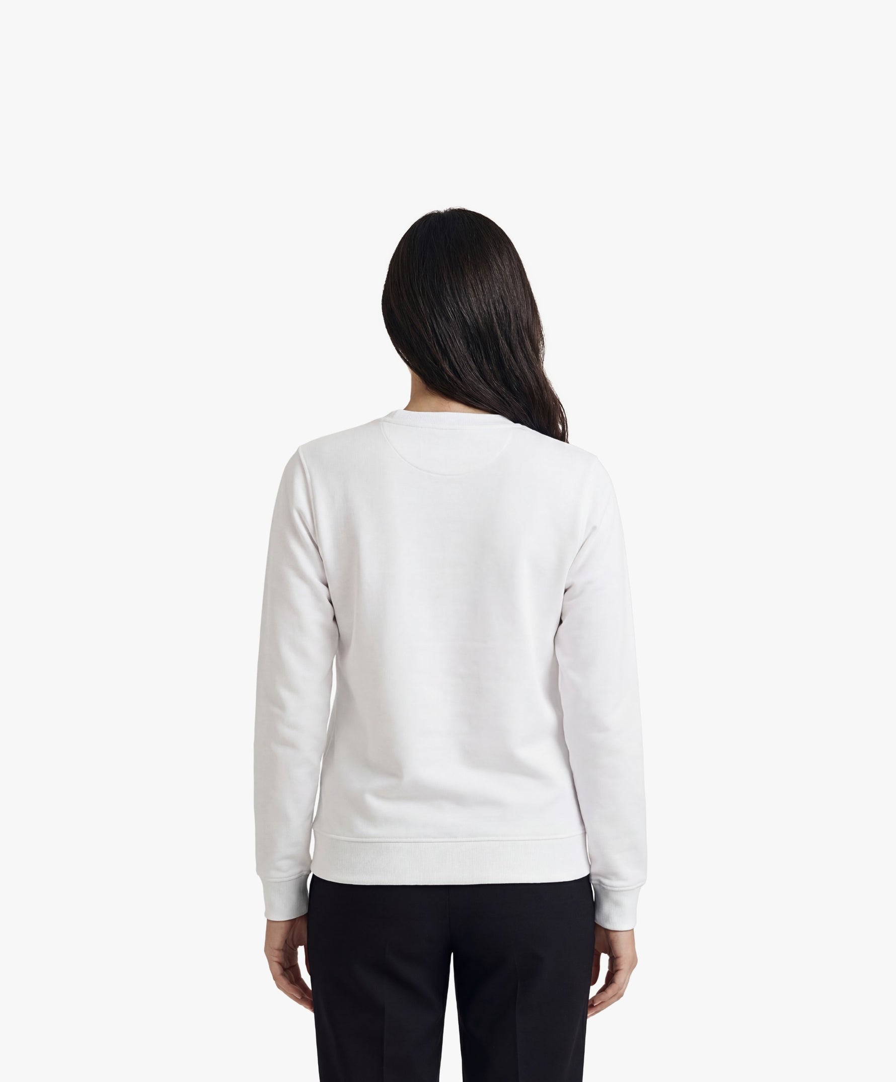 Vue de dos d’une femme portant un sweatshirt blanc Salut Fred de la collection « This is not woke. You are just a dick. »
