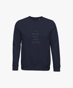 Vue de face du sweatshirt bleu marine Salut Fred avec slogan imprimé « Tu baises dans mon estime. » centré verticalement sur la poitrine