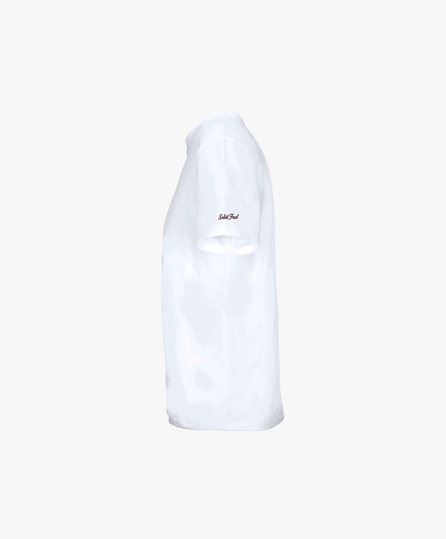Vue côté gauche du t-shirt classique blanc Salut Fred avec broderie Salut Fred sur la manche gauche