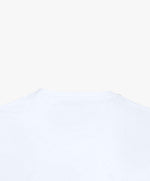 Vue extérieure du col du t-shirt classique blanc Salut Fred