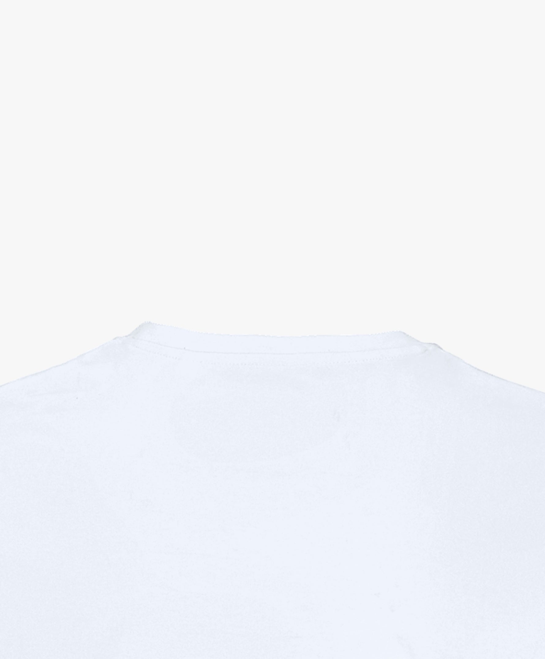 Vue extérieure du col du t-shirt classique blanc Salut Fred de la collection Rues de France