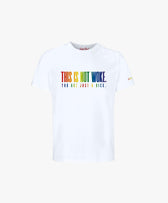 Vue de face du t-shirt classique blanc Salut Fred de la collection Pride « This is not woke. You are just a dick. » avec slogan multicolore imprimé au centre de la poitrine et logo Salut Fred arc-en-ciel sur la manche gauche