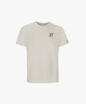 Vue de face du t-shirt classique écru Salut Fred avec monogramme SF brodé sur la poitrine gauche et broderie Salut Fred sur la manche gauche