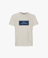 Vue de face du t-shirt classique écru Salut Fred avec motif Rue Duquesne de la collection Rues de France