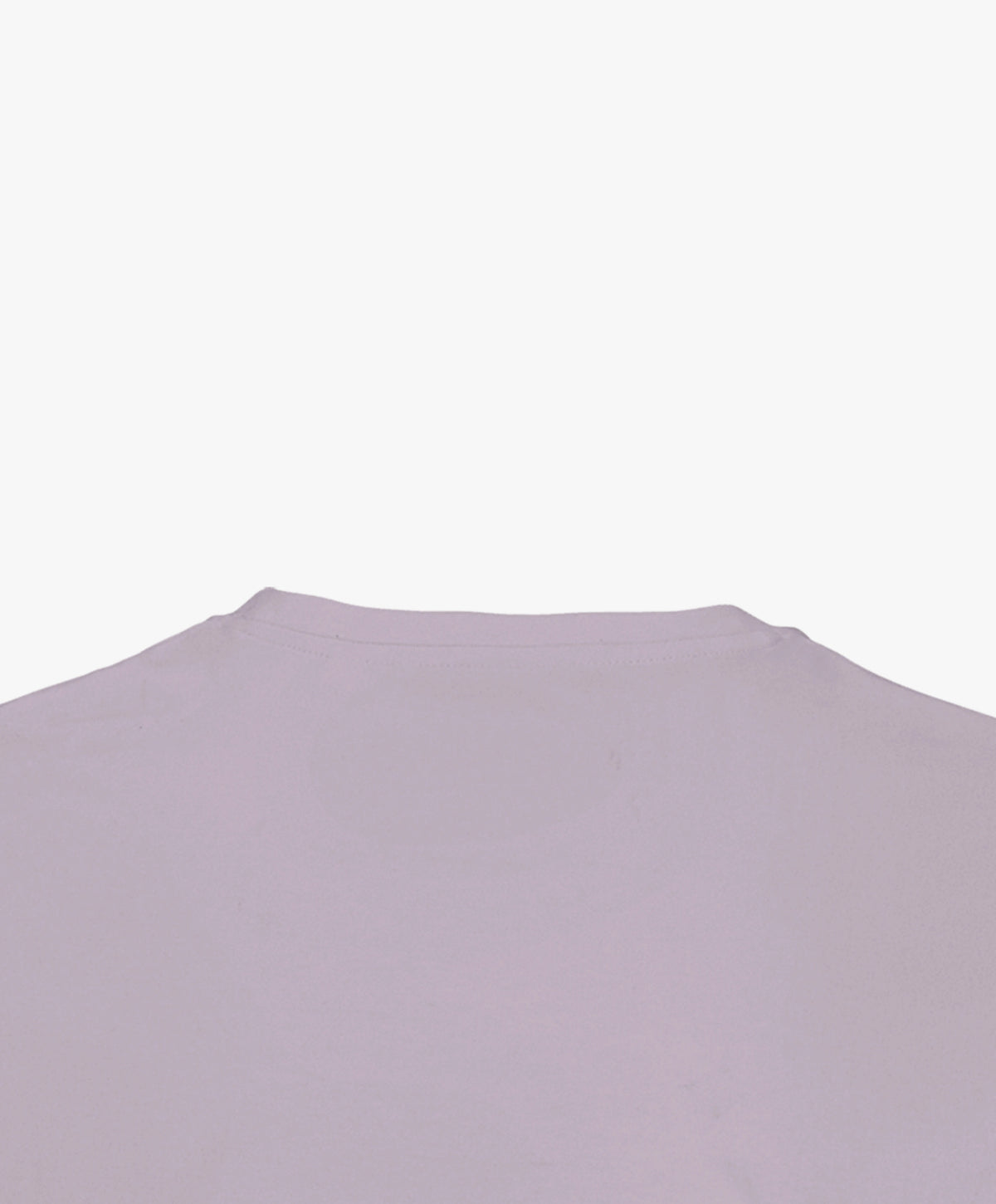 Vue extérieure du col du t-shirt classique lilas à finition propre et coupe classique.