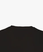 Vue extérieure du col du t-shirt classique noir Salut Fred