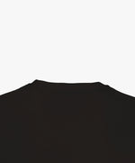 Vue extérieure du col du t-shirt classique noir Salut Fred
