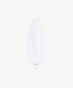 Vue côté gauche du t-shirt à manches longues blanc Salut Fred avec broderie rouge sur le poignet gauche.