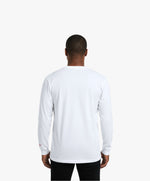 Homme vue de dos portant le t-shirt à manches longues blanc Salut Fred.