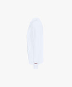 Vue côté gauche du t-shirt manches longues blanc Salut Fred avec motif brodé « Thérap(e)ute. À votre service » sur la poitrine gauche et logo Salut Fred brodé sur le poignet gauche