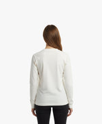 Vue de dos d’une femme portant le t-shirt à manches longues écru Salut Fred
