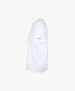 Vue côté gauche du t-shirt oversize blanc « Melon Melèche » avec logo Salut Fred sur la manche gauche.