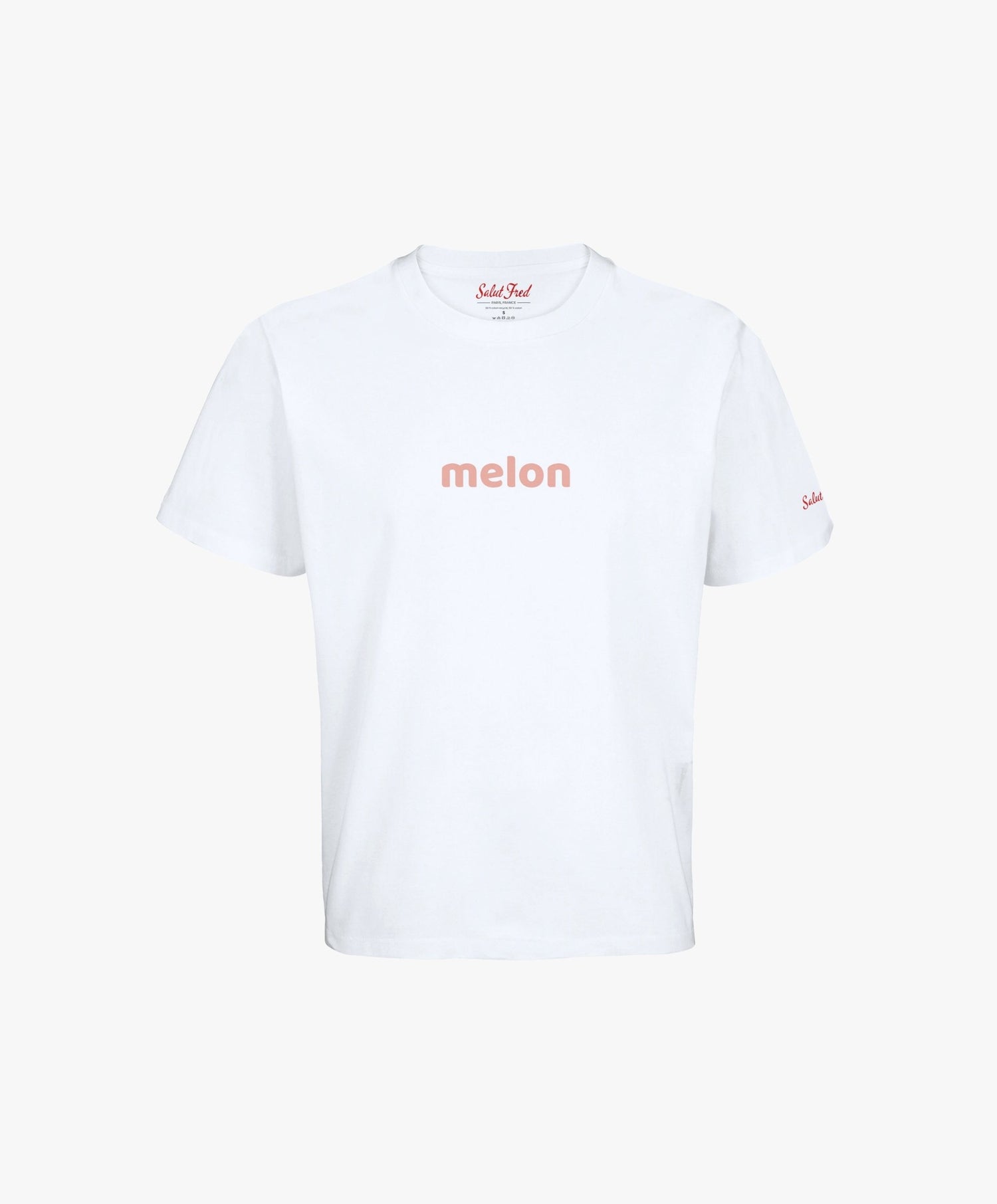 Vue de face du t-shirt oversize blanc « Melon Melèche » avec texte imprimé centré sur la poitrine et logo Salut Fred sur la manche gauche.