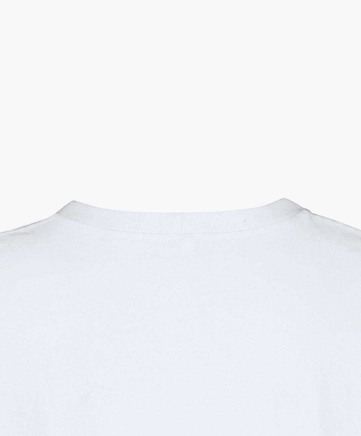Vue extérieure du col du t-shirt oversize blanc Salut Fred de la collection Rues de France