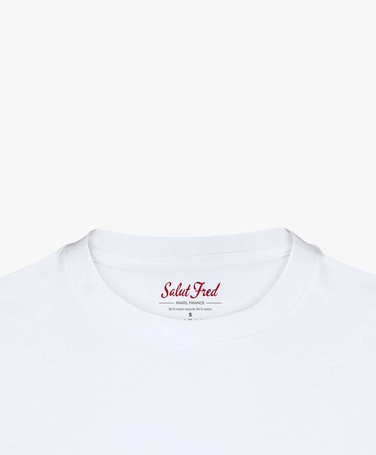 Vue intérieure du col du t-shirt oversize blanc Salut Fred de la collection Rues de France