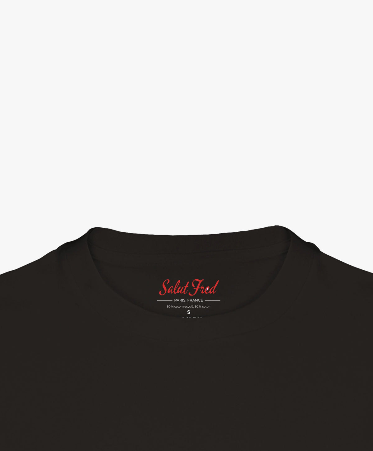 Vue col intérieur du t-shirt oversize noir « Melon Melèche » avec étiquette intérieure Salut Fred.